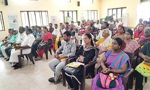 நிகழ்ச்சியில் கலந்து கொண்டவர்களை படத்தில் காணலாம்.