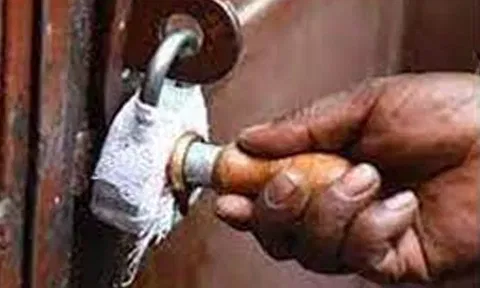 புதுக்கோட்டை மாவட்டத்தில் சட்டவிரோதமாக செயல்பட்ட 6 பார்களுக்கு சீல்