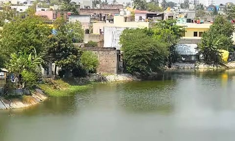 நீர் நிலை ஆக்கிரமிப்புகளை அகற்ற வேண்டும்