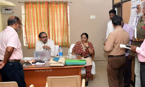 அரியலூர் மாவட்டத்தில் உள்ள அரசு அலுவலகங்களில் கூடுதல் தலைமைச் செயலாளர் ரமேஷ் சந்த்மீனா நேரில் ஆய்வு