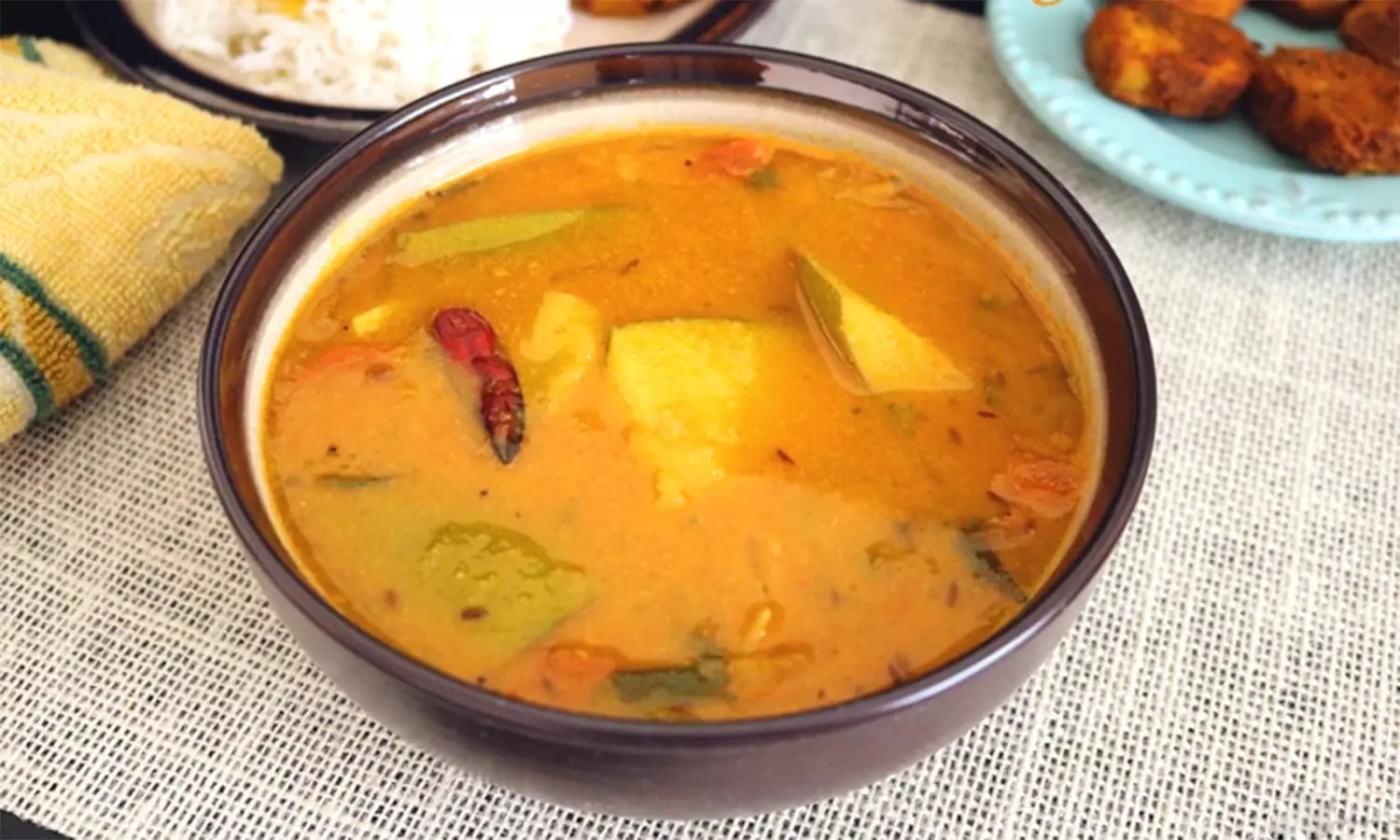 இனிப்பு புளிப்பு சுவையில் கலக்கலான மாம்பழ சாம்பார்