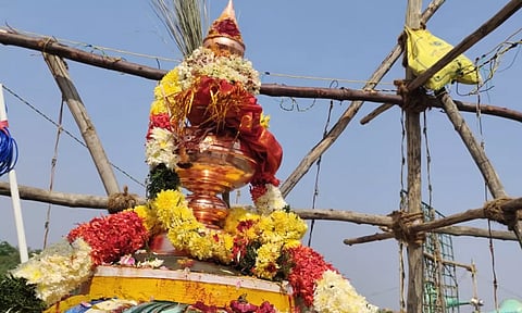 காடூர் கிராமத்தில் கோவில் கும்பாபிஷேகம்
