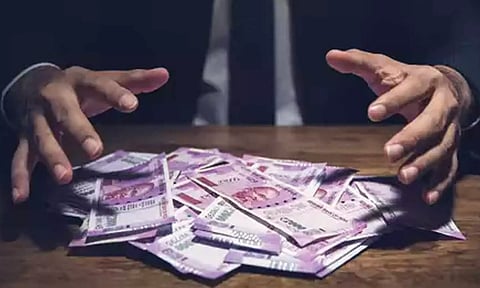 அதிக வட்டி தருவதாக ஆசைவார்த்தை கூறி சென்னை ஆடிட்டரிடம் ரூ.50 லட்சம் மோசடி