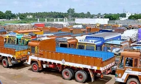 ஆன்லைன் அபராதத்தை கைவிட கோரி சென்னையில் லாரி உரிமையாளர்கள் ஜூன் 6-ந்தேதி உண்ணாவிரதம்