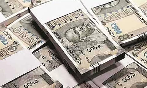 கேரளா வழியாக ரெயிலில் கடத்தப்பட்ட ரூ.17 லட்சம் ஹவாலா பணம் பறிமுதல்