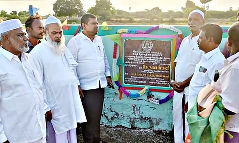 நவாஸ்கனி எம்.பி. நிதியில் சலவை தொட்டிகள்