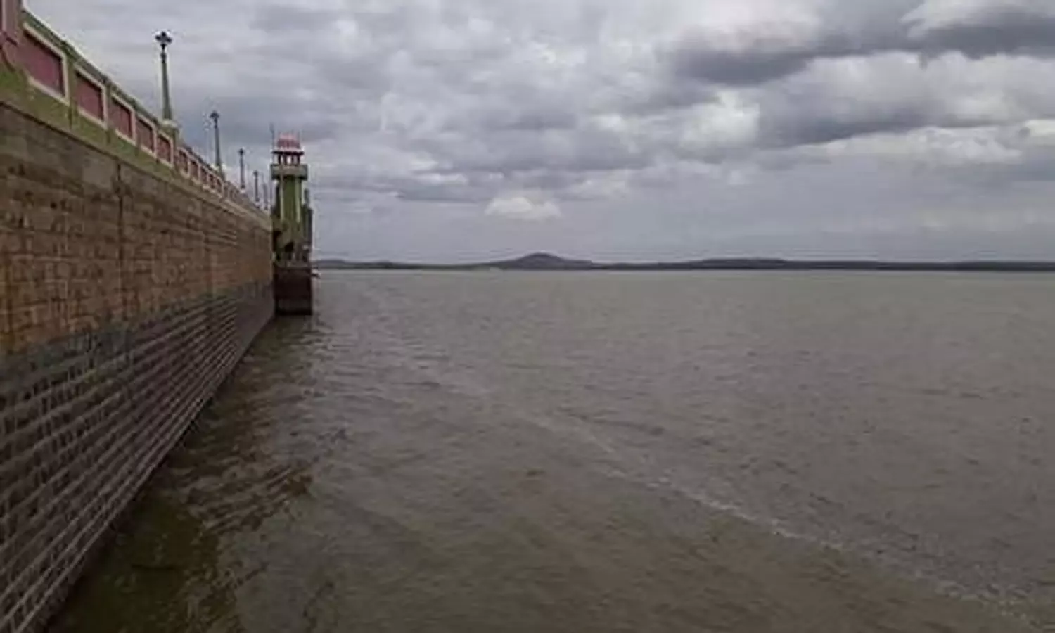 பவானிசாகர் அணையின் நீர்மட்டம் 82 அடியாக சரிந்தது