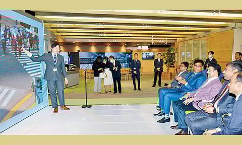 நிப்பான் நிறுவனத்தை பார்வையிட்ட முதல்வர்- தமிழ்நாட்டிலும் செயற்கை நுண்ணறிவு தொழில் நுட்பத்தை பயன்படுத்த ஆலோசனை