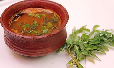 மருத்துவகுணம் நிறைந்த கறிவேப்பிலை ரசம்