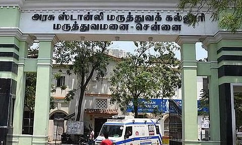 3 மருத்துவ கல்லூரிகளின் அங்கீகாரம் ரத்து- தமிழக மருத்துவக்கல்வி குழு டெல்லி சென்றது