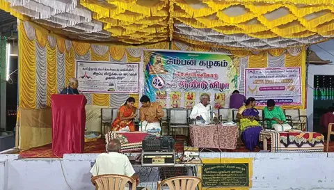 விழாவில் கம்பன் கழகத்தின் துணைத் தலைவரும் செங்குந்தர் கல்வி நிறுவனங்களின் தாளாளருமான பாலதண்டாயுதபாணி பேசிய போது எடுத்த படம்.