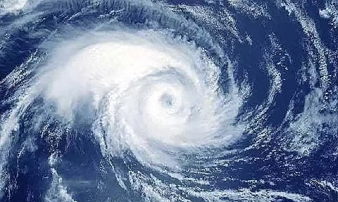 அரபிக்கடல் - வங்கக்கடலில் 2 புயல் உருவாக வாய்ப்பு: வானிலை மைய நிபுணர் கணிப்பு