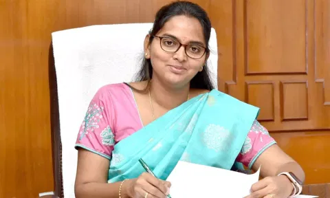 கலெக்டர் சாரூஸ்ரீ