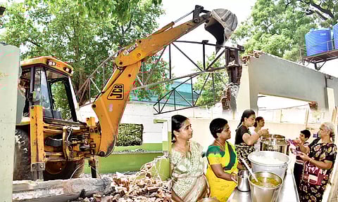 அம்மா உணவகம் இடமாற்றம்