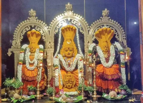 புளியங்குடி பவானி அம்மன் ஆலயத்தில் பவுர்ணமி பூஜை