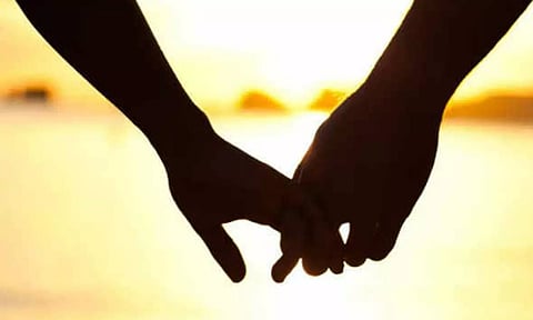 சூலூரில் காதலனுடன் இளம்பெண் ஓட்டம்