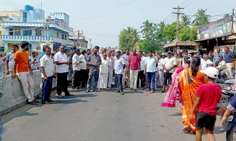 பவானி-அம்மாபேட்டை சாலையில் 'திடீர்' சாலை மறியல்