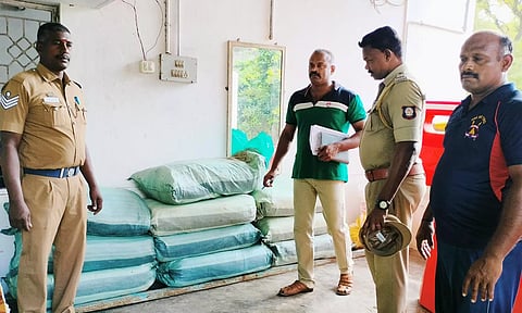 இலங்கைக்கு கடத்த முயன்ற 300 கிலோ கஞ்சா பறிமுதல்- 3 பேர் கைது