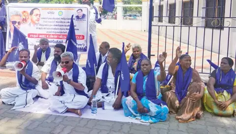 உண்ணாவிரத போராட்டம் நடைபெற்றபோது எடுத்த படம்.&nbsp;&nbsp;