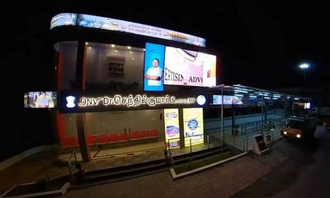 தொகுதி மேம்பாட்டு நிதியில் அதிநவீன இரண்டு அடுக்கு பேருந்து நிழற்கூடம் கட்டி கொடுத்த தர்மபுரி எம்பி