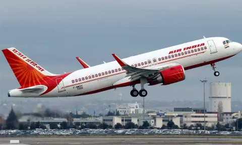 ரஷியாவுக்கு திருப்பி விடப்பட்ட ஏர் இந்தியா விமானம்.. நிலைமையை கண்காணிக்கும் அமெரிக்கா