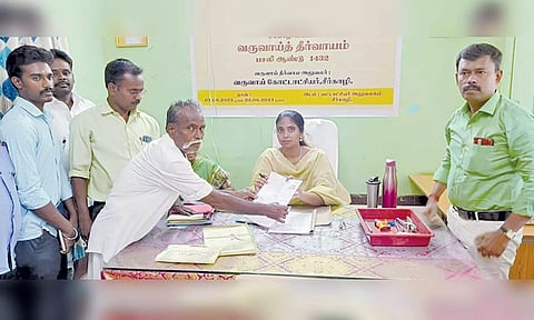 பொதுமக்களிடம் இருந்து கோரிக்கை மனுக்கள் பெறப்பட்டது.