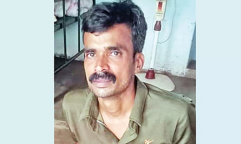 சப்-இன்ஸ்பெக்டர் தாக்கியதில் காயமடைந்த கனிராஜ்