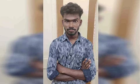 கைது செய்யப்பட்ட அம்மு.