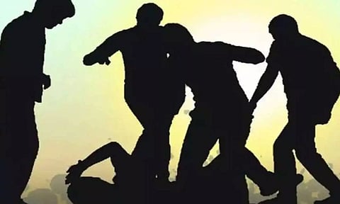 கோவில் திருவிழாவில் கோஷ்டி மோதல்
