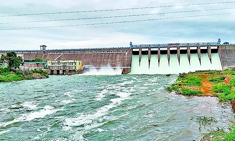 பவானிசாகர் அணை நீர்மட்டம் 80.51 அடியாக குறைந்தது