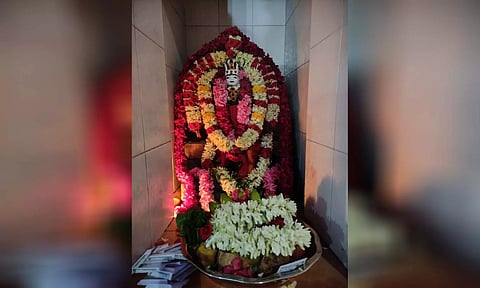 காலபரைவருக்கு சிறப்பு வழிபாடு நடைபெற்ற காட்சி.&nbsp;