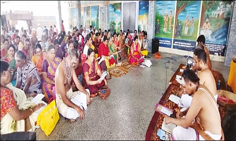 அவினாசி லிங்கேஸ்வரர் கோவிலில் 10 ஆயிரத்து 8 முறை பதிகம் பாராயணம்