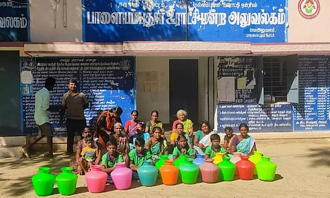 நல்லம்பள்ளி அருகே குடிநீர் கேட்டு காலி குடங்களுடன் பஞ்சாயத்து அலுவலகத்தை முற்றுகையிட்ட கிராம மக்கள்