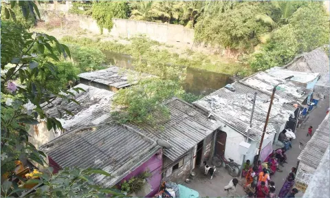பக்கிங்காம் கால்வாய் கரையோரம் வசிப்பவர்களை மறுகுடியமர்த்துவதில் தொடரும் சிக்கல்