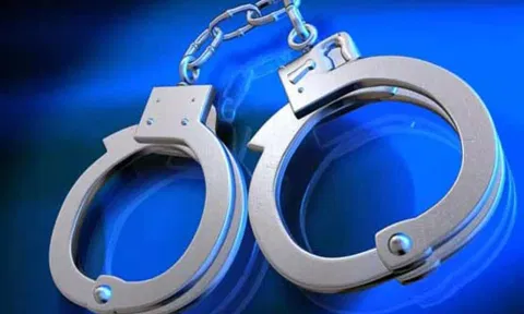 தண்டையார்பேட்டை அருகே கத்தியுடன் சுற்றிய ரவுடி கைது