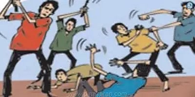 விருத்தாசலம் அருகே கோவில் பூட்டை உடைத்த வாலிபருக்கு தர்ம அடி:போலீசில் ஒப்படைத்தனர்