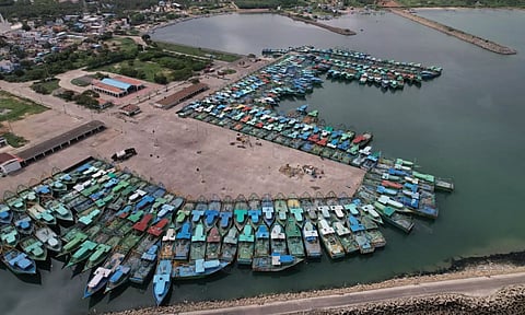 சின்னமுட்டம் விசைப்படகு மீனவர்கள் நாளை முதல் கடலுக்கு மீன் பிடிக்க செல்கிறார்கள்