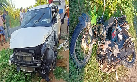 விபத்தில் சேதமான கார், மொபட்.