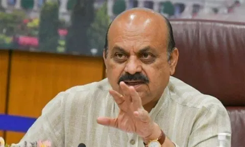 1-ந்தேதி முதல் 10 கிலோ இலவச அரிசி வழங்காவிட்டால் போராட்டம்: பசவராஜ் பொம்மை எச்சாிக்கை