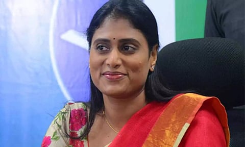 காங்கிரசுடன் தனது கட்சியை இணைக்க ஷர்மிளா முடிவு?