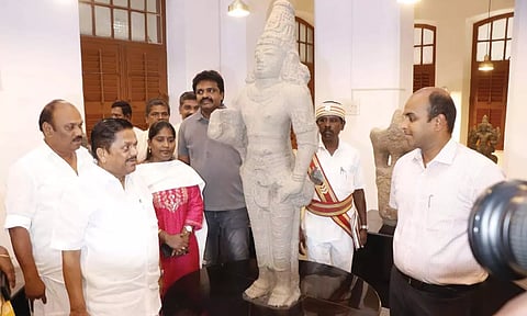 தஞ்சாவூர் அருங்காட்சியகத்தை அமைச்சர் ராமச்சந்திரன் பார்வையிட்டு ஆய்வு செய்தார்.