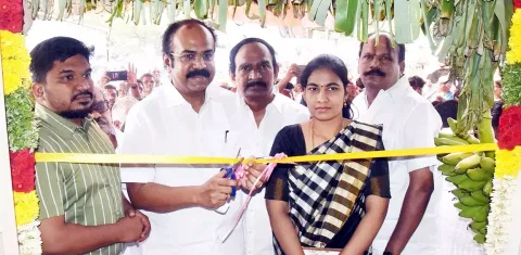 ஆனைக்கூட்டத்தில் அமைச்சர் தங்கம் தென்னரசு கால்நடை மருந்தக கட்டிடத்தை திறந்து வைத்தார்.
