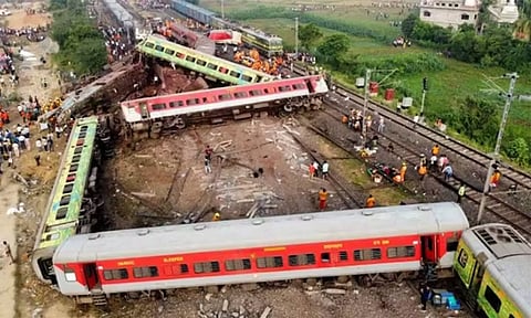 ஒடிசா ரெயில் விபத்து: ரெயில்வே என்ஜினீயர் தலைமறைவு என்ற செய்தி உண்மையல்ல- ரெயில்வே