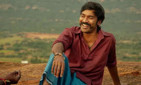 காதல் கதையம்சத்தில் மூன்றாவது முறையாக தனுஷுடன் இணையும் பிரபல இயக்குனர்?