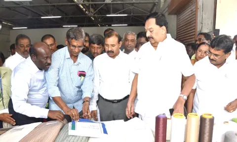 பருத்தியை இருப்பு வைக்க அரசு புதிய திட்டம்-கைத்தறித்துறை அமைச்சர் காந்தி தகவல்