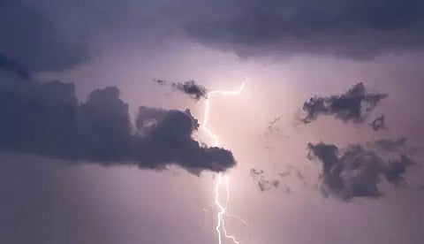 சென்னையில் பல்வேறு இடங்களில் இடியுடன் கூடிய கனமழை