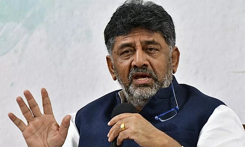 பசவராஜ் பொம்மையை சந்தித்து பேசுவதில் தவறு இல்லை: டி.கே.சிவக்குமார்