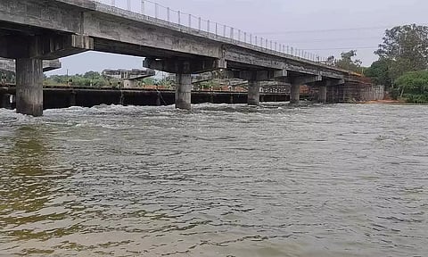 சென்னையில் வெள்ள பாதிப்பை தடுக்க கொசஸ்தலை, ஆரணி ஆறுகளை இணைக்க புதிய திட்டம்