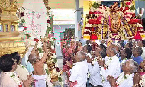 கடலூர் திருப்பாதிரிபுலியூர் வரதராஜபெருமாள் திருக்கோவிலில் ஆனி பிரமோற்சவ கொடியேற்றம் நடைபெற்றது.