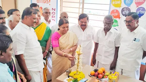 மாற்றுத்திறன் மாணவ- மாணவிகளுக்கான புதிய பள்ளி கட்டிடத்தை அமைச்சர் கீதா ஜீவன், மார்கண்டேயன் எம்.எல்.ஏ. ரிப்பன் வெட்டி திறந்து வைத்து விளக்கேற்றிய போது எடுத்த படம்.